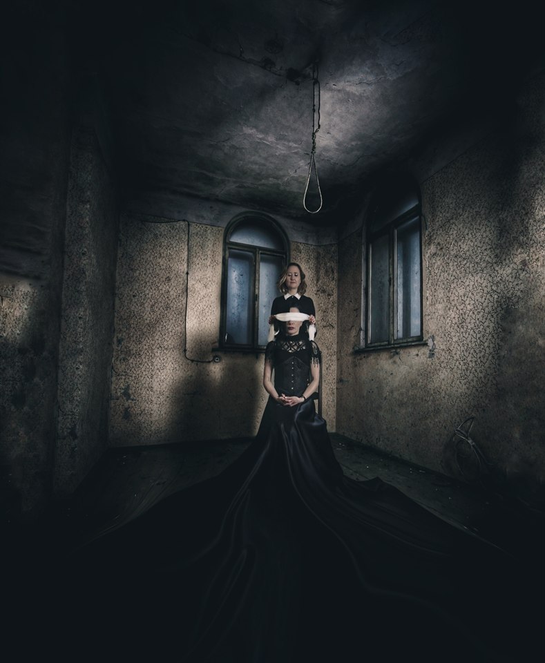 PetraH-Decay-10