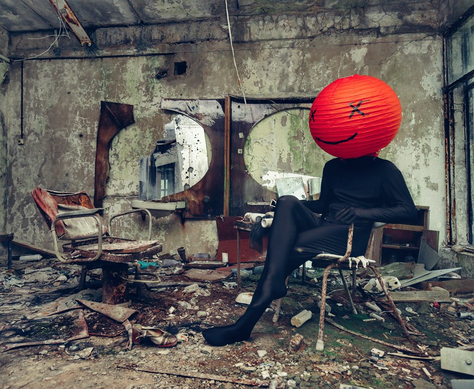 PetraH-Decay-8